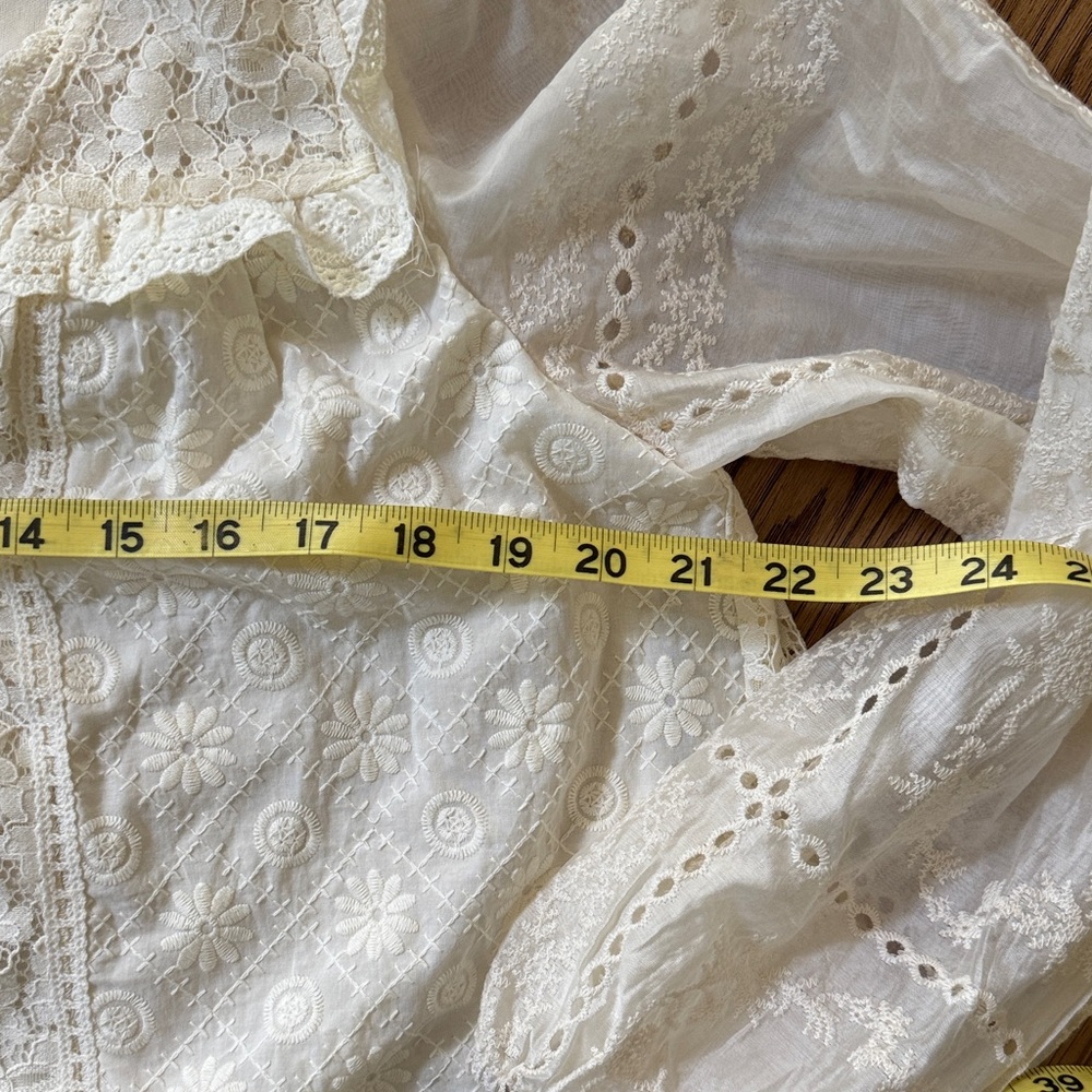 😊NWT Listicle Cream Lace Eyelet Blouse - Picture 3 of 10